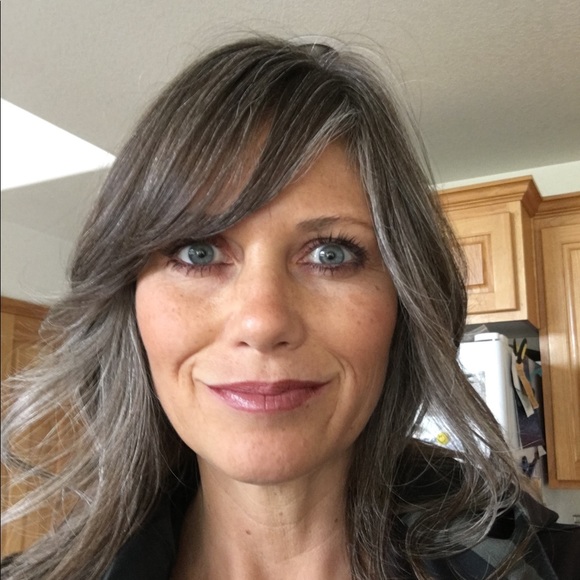 Meet your Posher, Kimberly - Picture 1 of 1